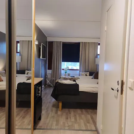 At Ellivuori * Karkku